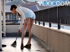 Mẹ kế ngoại tình trong lúc mát-xa - Đối thoại nghiệp dư Nga
