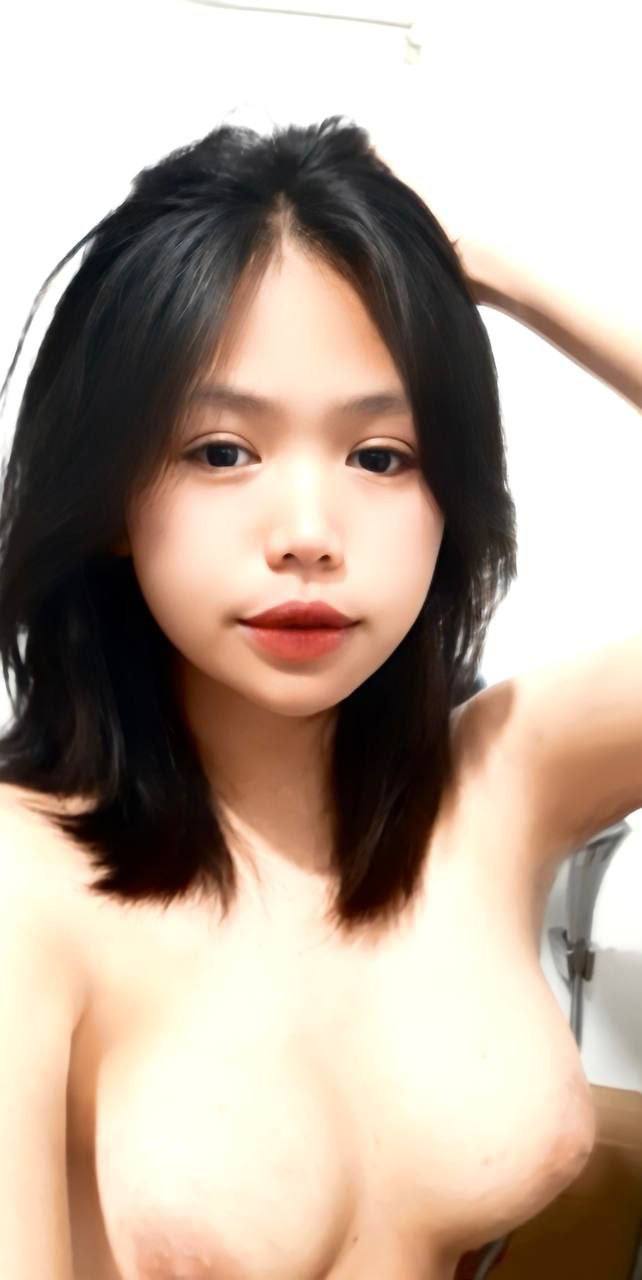 sau một lần được chị gái dạy hôn, cậu em trai làm liều và muốn đụ chị ấy mỗi ngày
